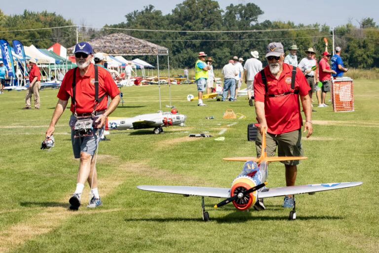 Giant Remote Control Model Airplane Show Starts Thursday KFIZ News