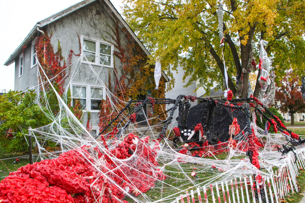 PHOTO GALLERY Halloween Decorations KFIZ NewsTalk 1450 AM