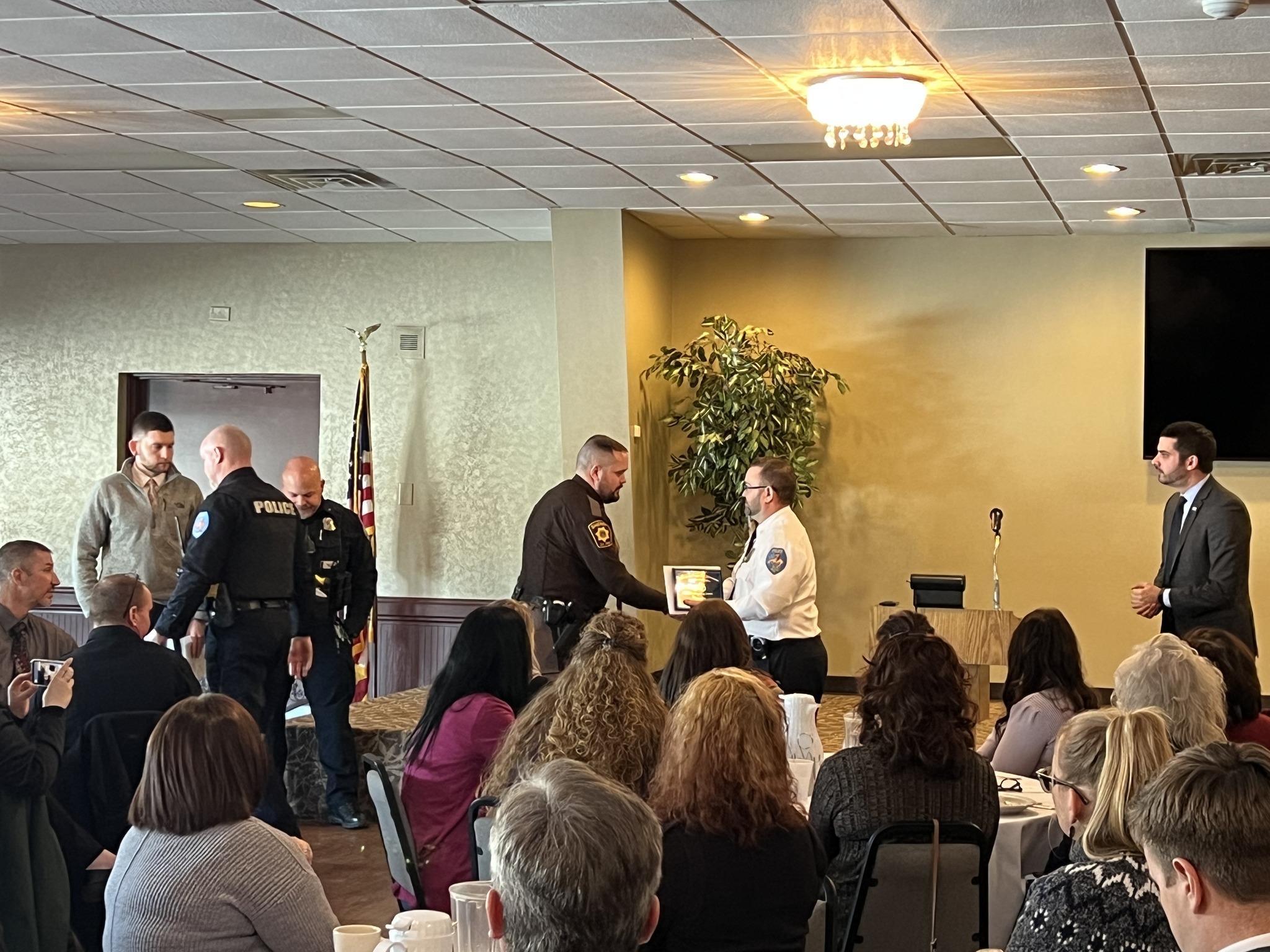 Officers And Citizen Receive Awards At Annual Awards Luncheon - KFIZ ...