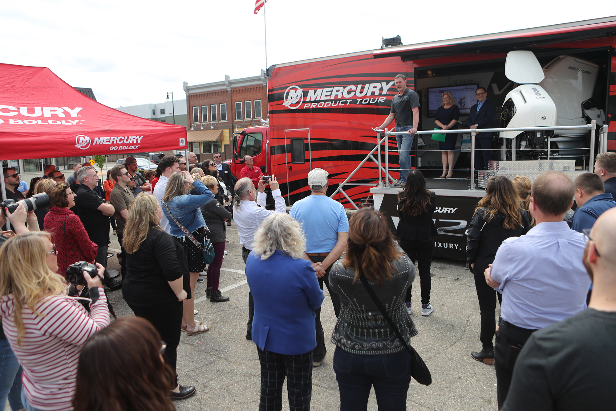 PHOTOS Mercury Marine And Hoppers Silk Screening & All Star Trophy