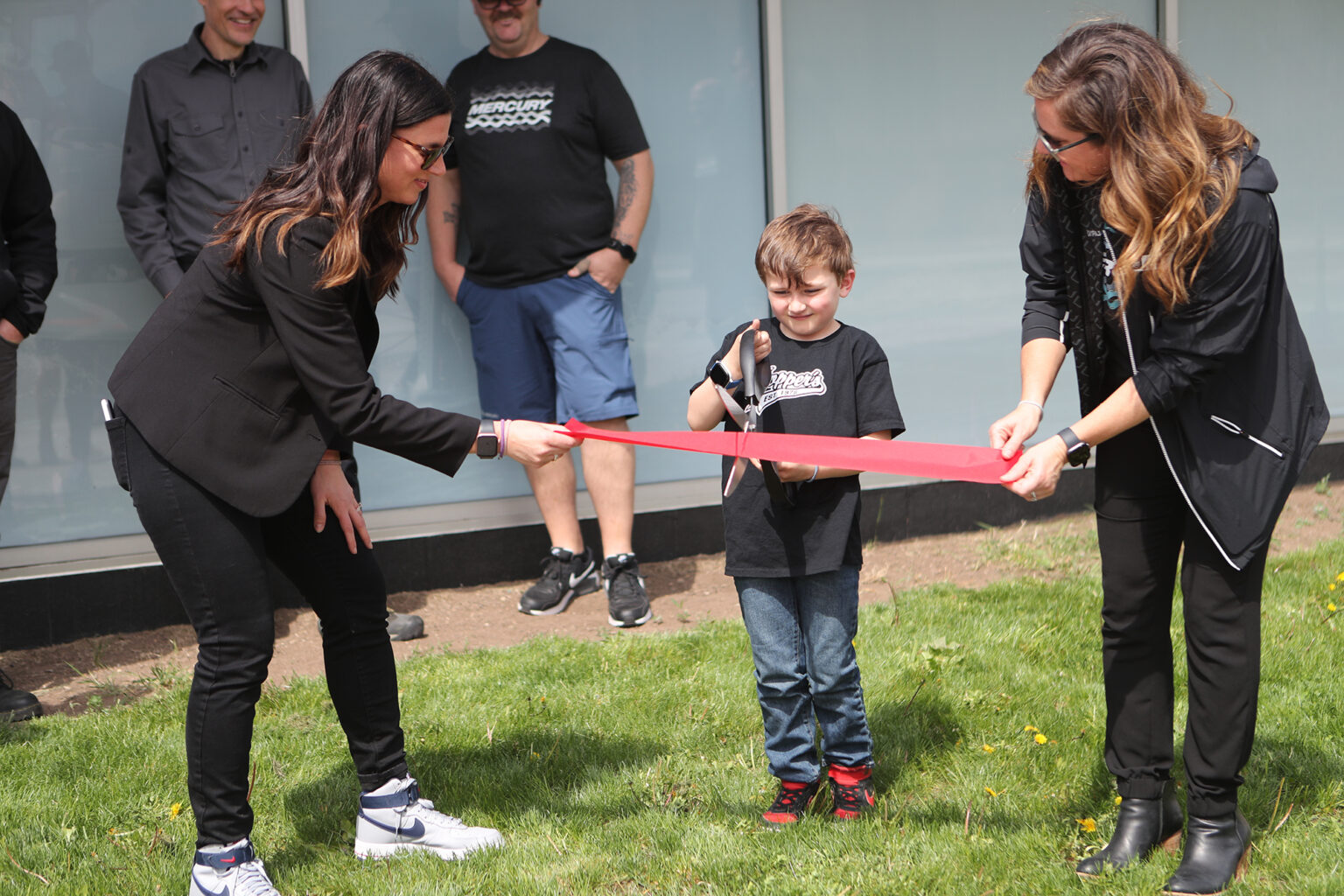 PHOTOS Mercury Marine And Hoppers Silk Screening & All Star Trophy