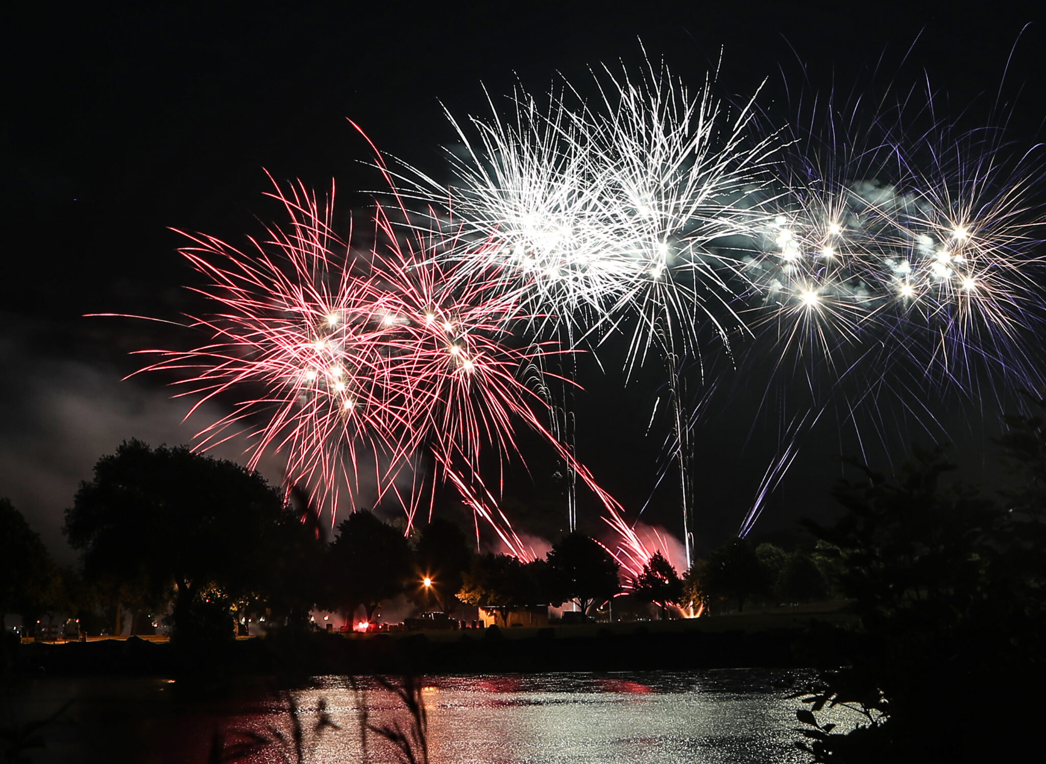 PHOTOS Fond du Lac 4th Of July Fireworks In Lakeside Park KFIZ News