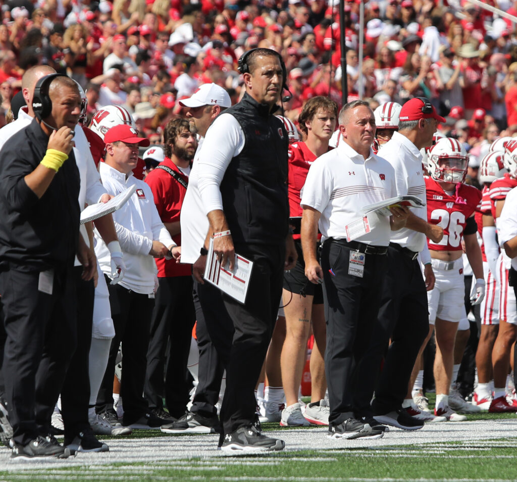 No. 19 Wisconsin Beats Buffalo 38-17 To Open Coach Luke Fickell’s First ...