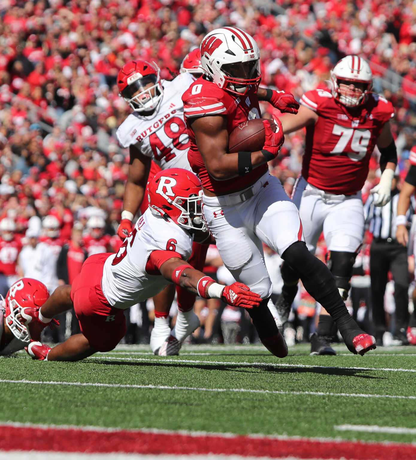 Photos Fond du Lac native and Wisconsin Badger Braelon Allen Gets