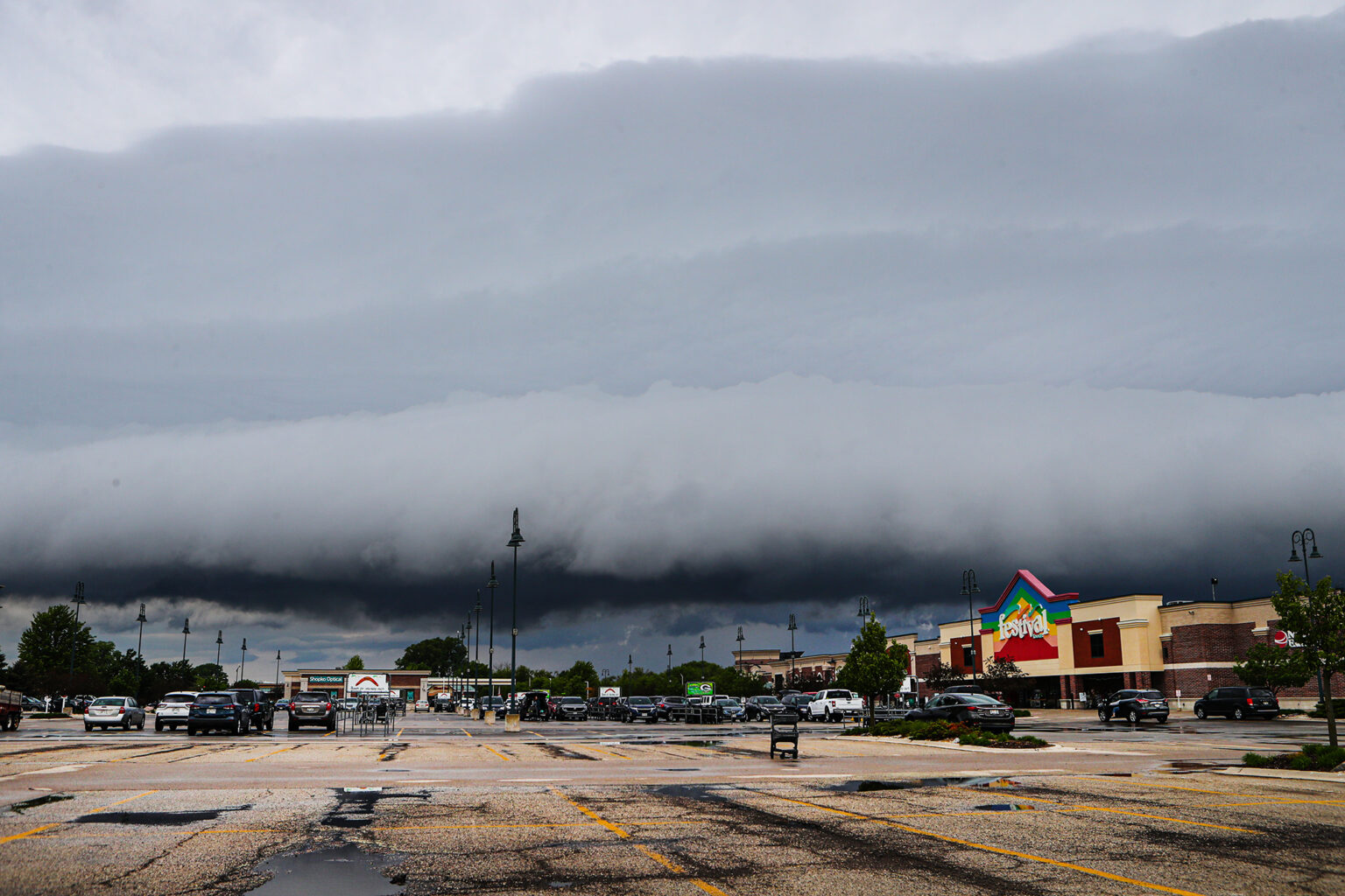 Shelf cloud from thunderstorm moves over Fond du Lac KFIZ NewsTalk