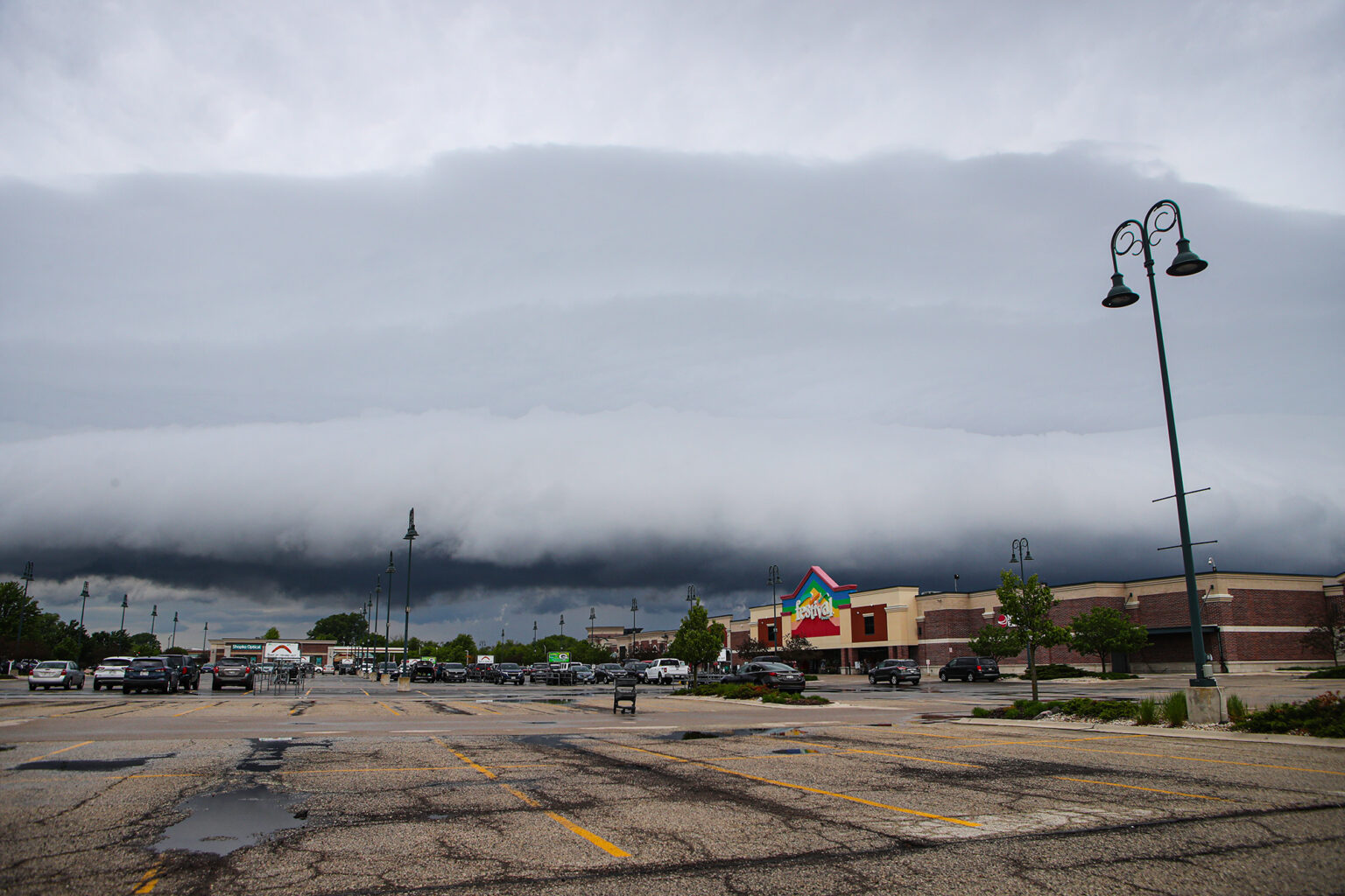 Shelf cloud from thunderstorm moves over Fond du Lac KFIZ NewsTalk