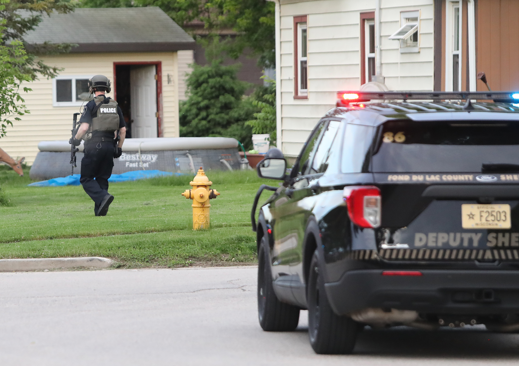 PHOTOS: Fond du Lac law enforcement in standoff with armed man - KFIZ ...