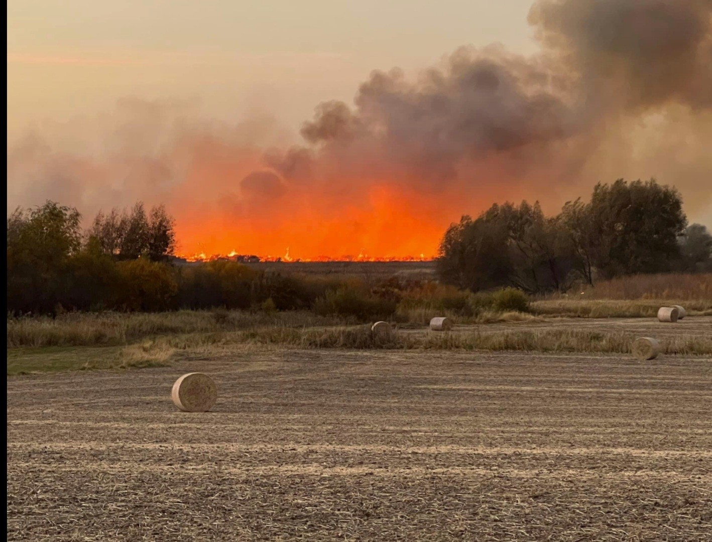 Dry conditions lead to marsh fire - 20 foot flames - KFIZ News-Talk 1450 AM