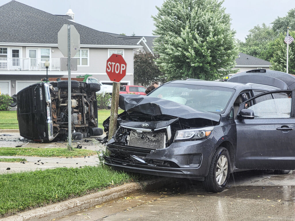 Rollover crash in Fond du Lac injures multiple people - KFIZ News-Talk ...
