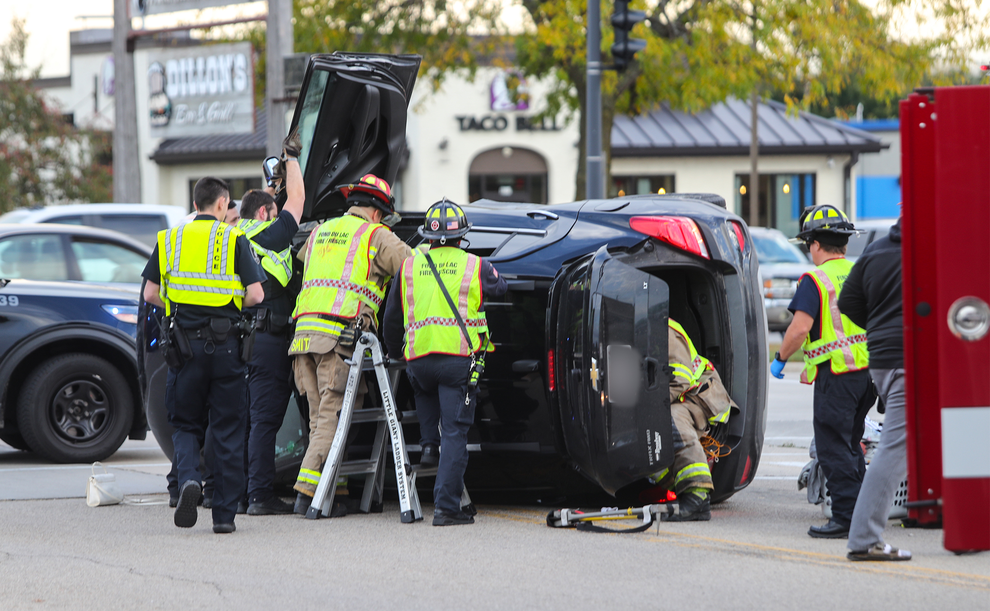 PHOTOS: Crash in Fond du Lac partially closes intersection - KFIZ News ...