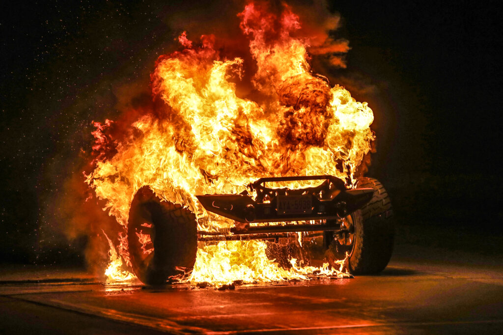 PHOTOS / VIDEO: Fond du Lac vehicle fire closes Scott Street