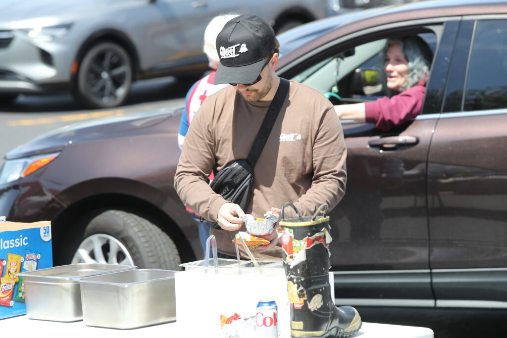 PHOTOS: Fond du Lac Fire/Rescue hold their annual brat and burger fry ...